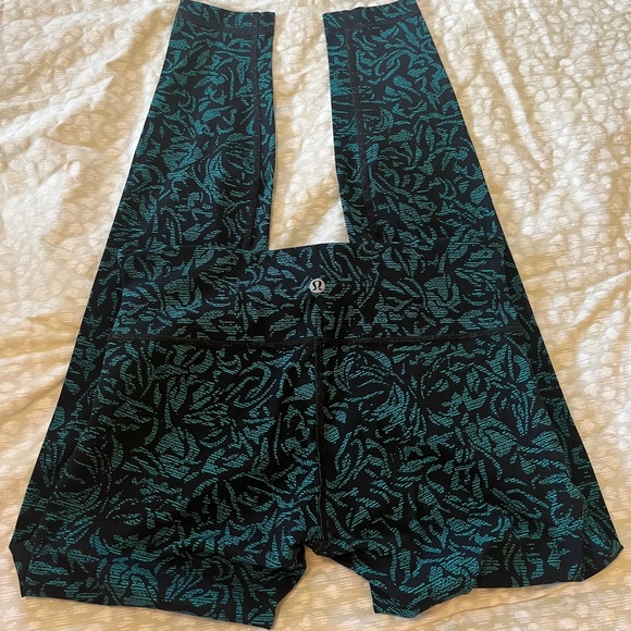 Lululemon legging, size 6 - Picture 3 of 4